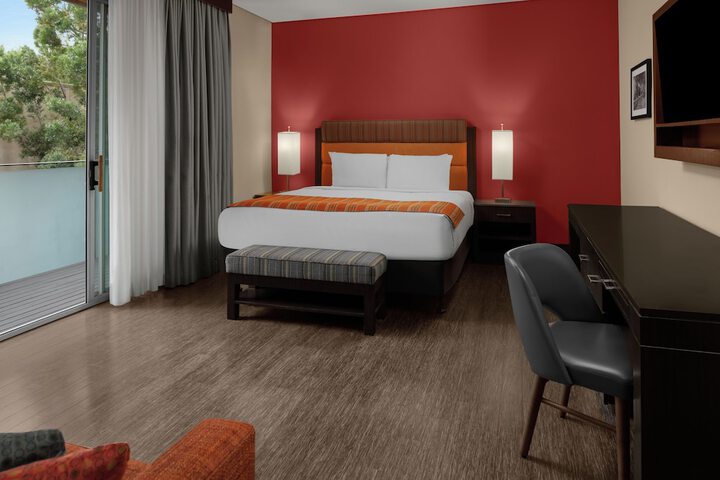 Room 28 of 71