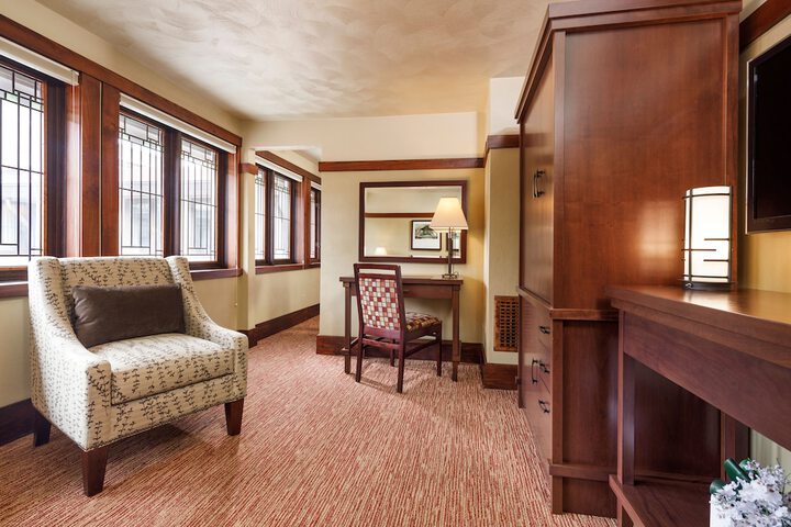Room 10 of 20