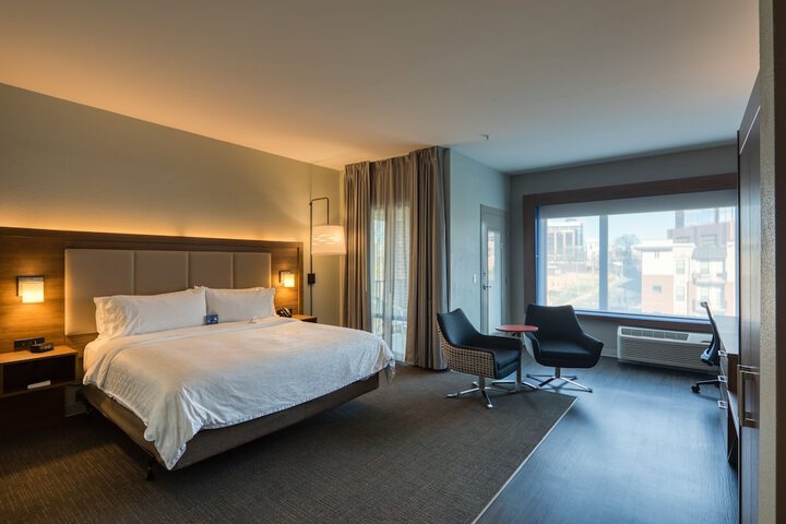 Room 64 of 119