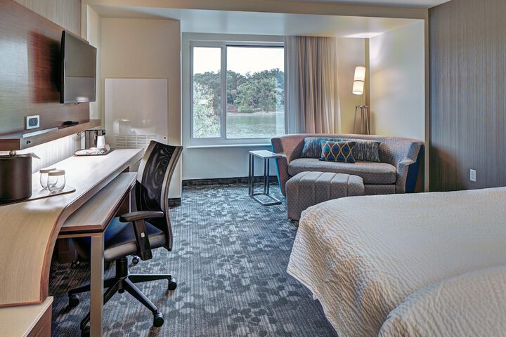 Room 26 of 42