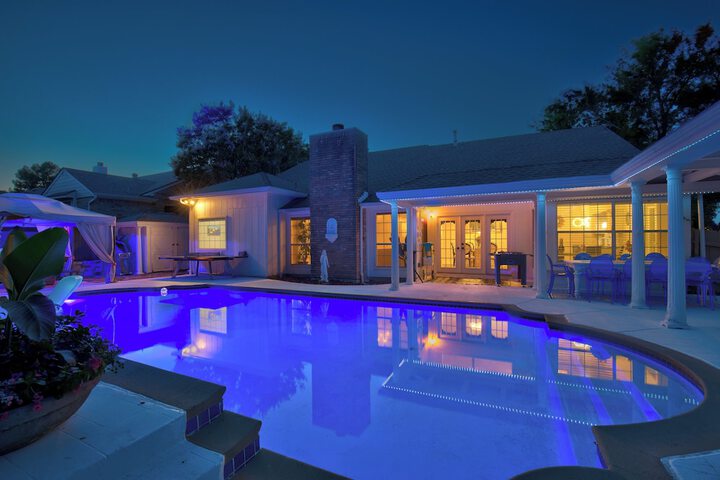 Walk to Lake! Rowlett Escape w / Fire Pit & Views