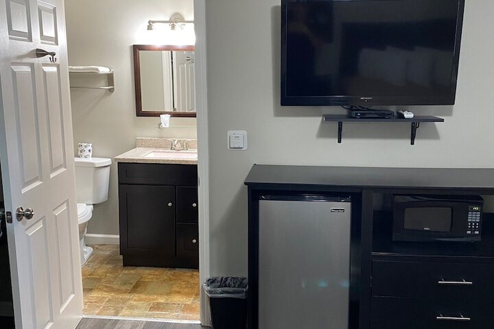 Room 10 of 11