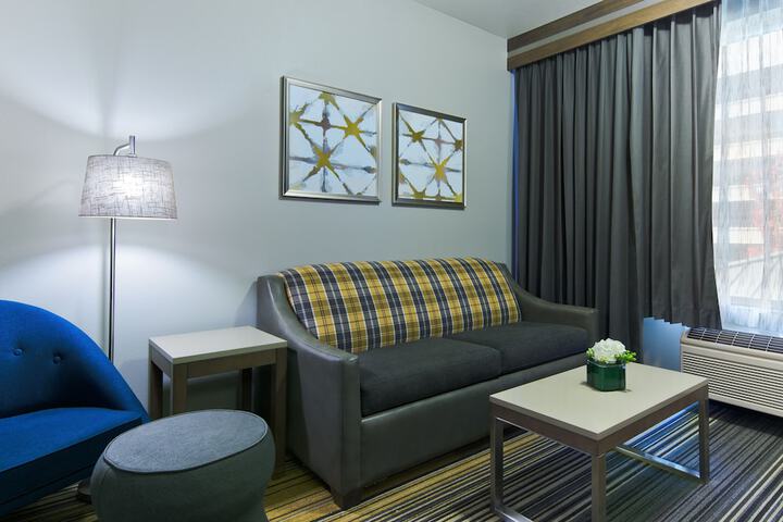 Room 28 of 58