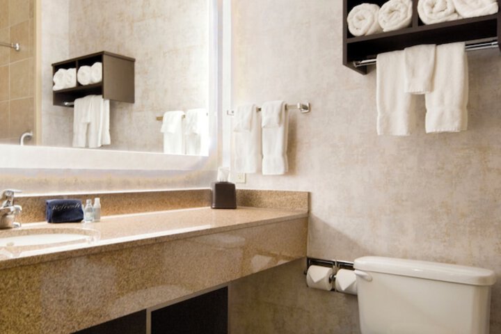 Clubhouse Hotel Suites Sioux Falls