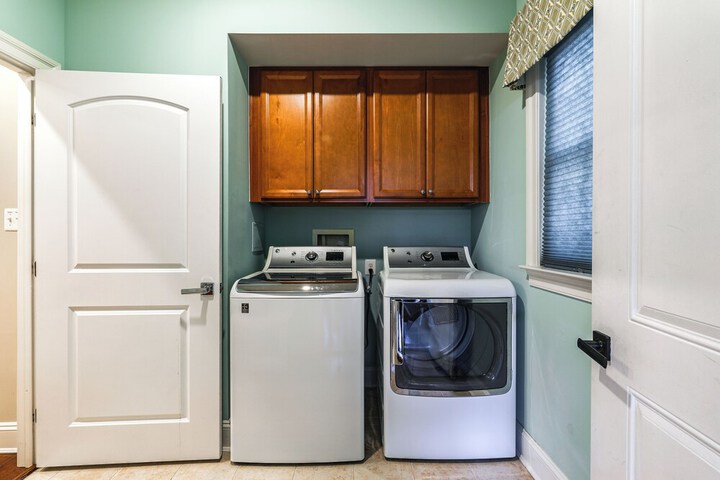 Swim Hike & Chill: Spacious Ocean View Townhome!