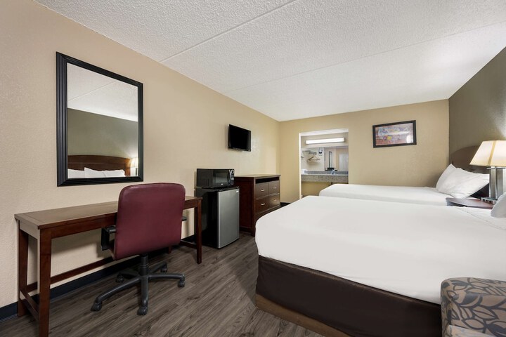 Room 40 of 49