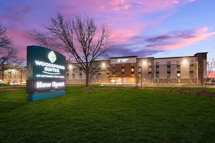 Hotel 4 of 50