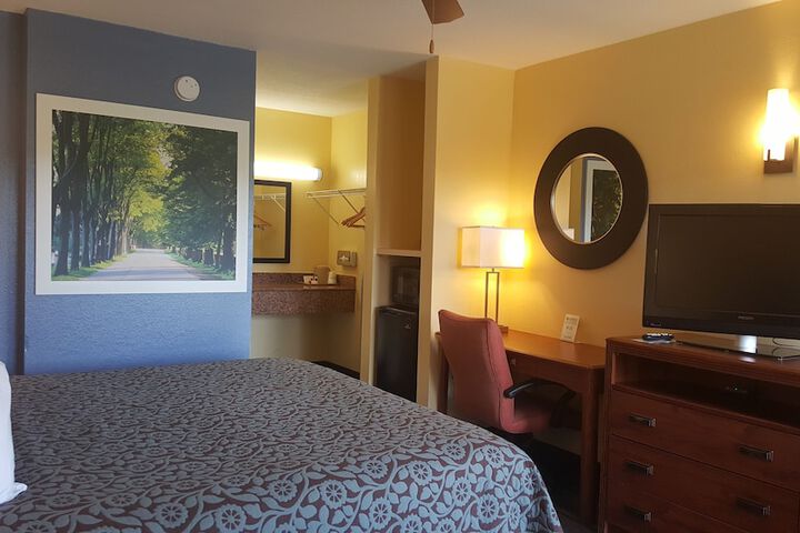 Room 21 of 28