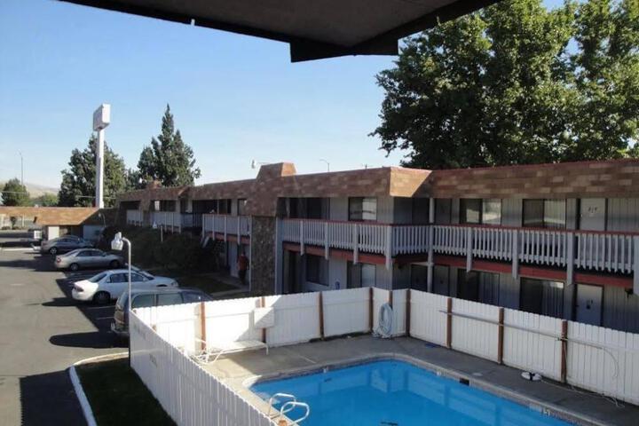 The Hotel Y