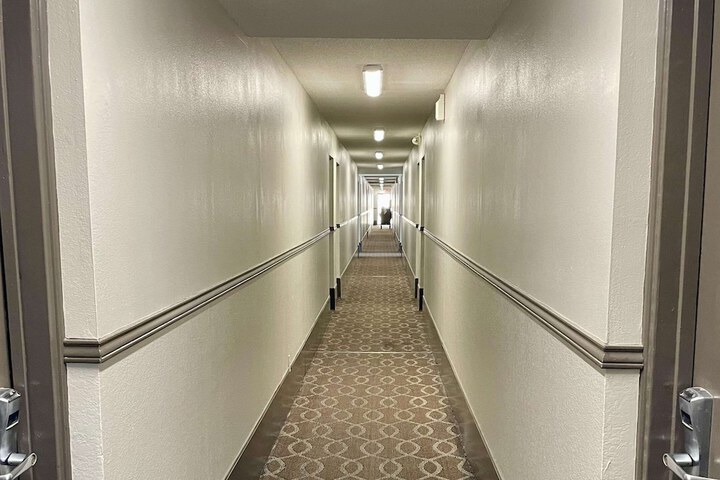 Room 26 of 34