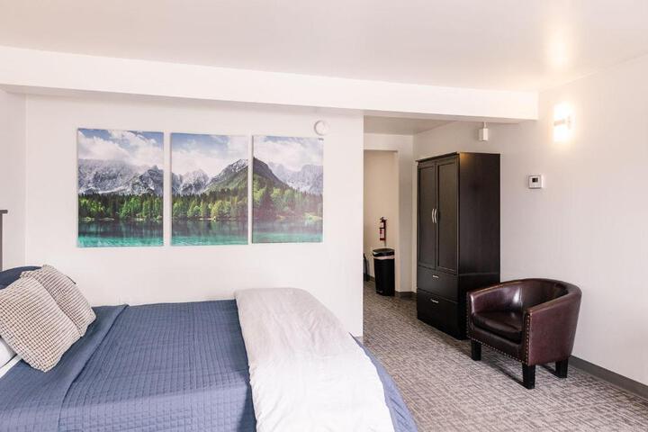 Alaska Frontier Inn