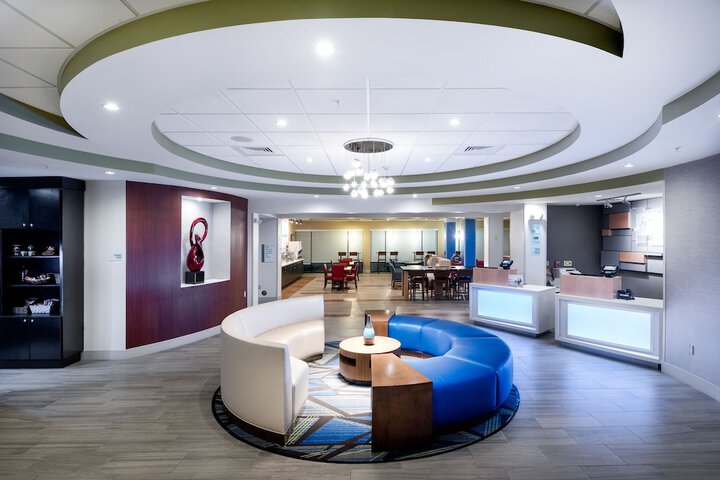 Holiday Inn Express & Suites Lakeland South by IHG