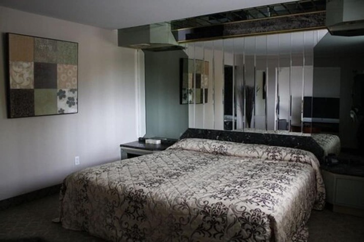 Room 34 of 47
