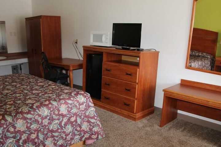 Room 9 of 23