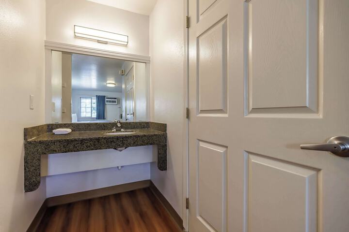 Room 18 of 26