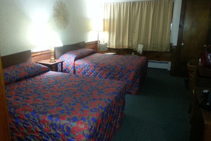 Room 13 of 37