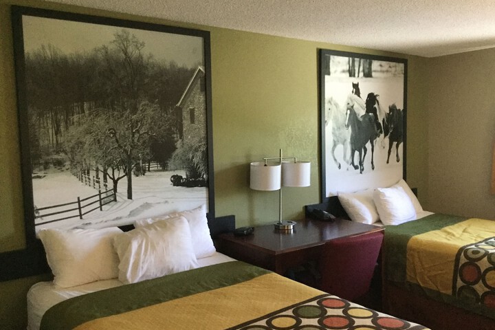 Room 40 of 53