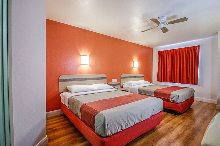 Room 22 of 32