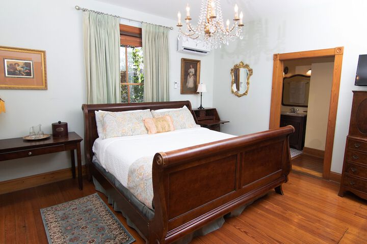 Room 51 of 206