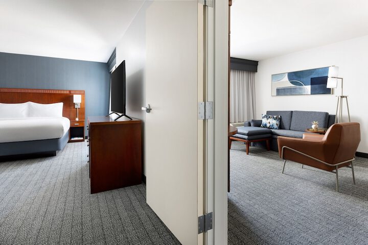 Room 51 of 69