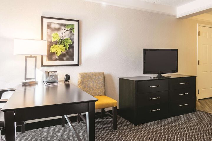 Room 42 of 77
