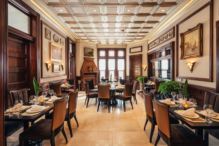 Dining 94 of 109