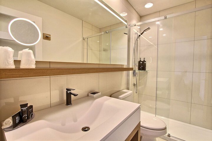 Room 32 of 112