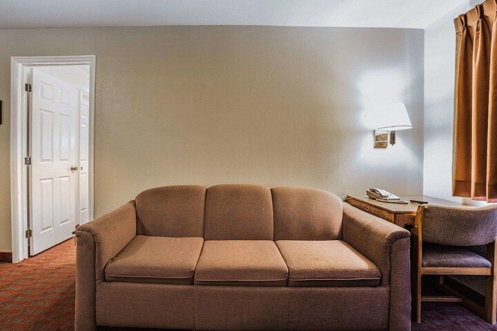 Room 25 of 31