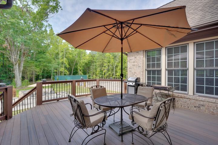 Luxury Estate: Game Room & Pickleball Court