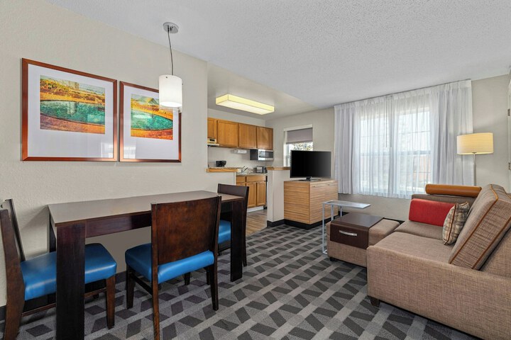 Towneplace Suites by Marriott Brookfield