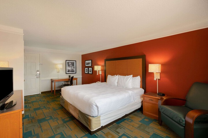 Room 15 of 41