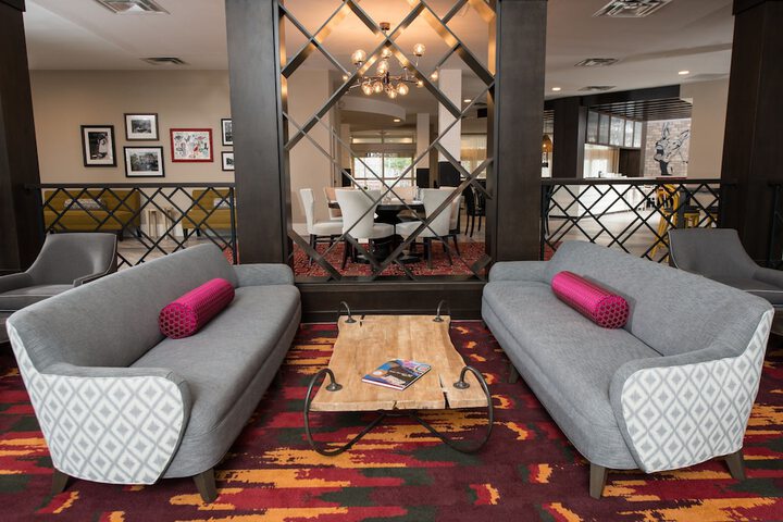 Hotel 8 of 100