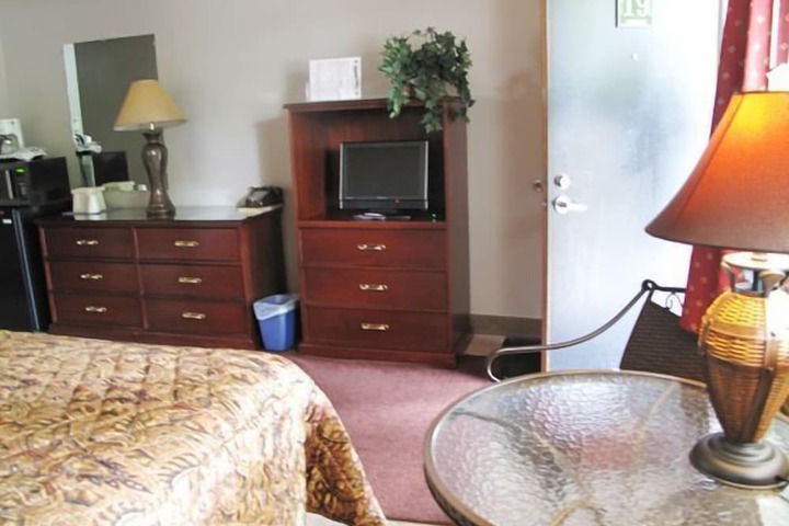 Hudson Manor Inn