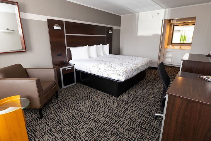 Room 21 of 48