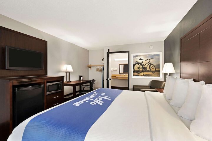Room 16 of 25