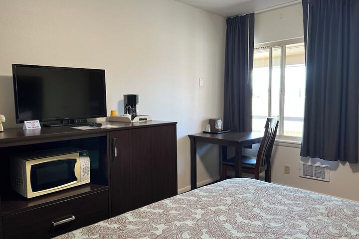 Room 44 of 143