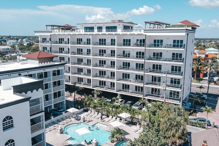 Barefoot Beach Club
