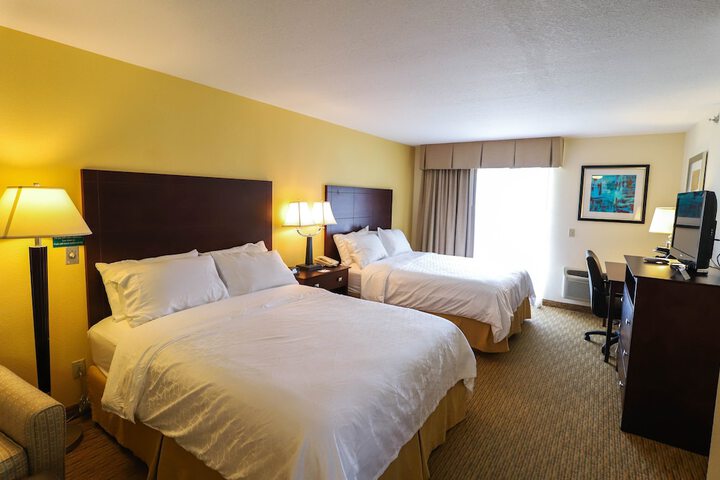Room 10 of 25