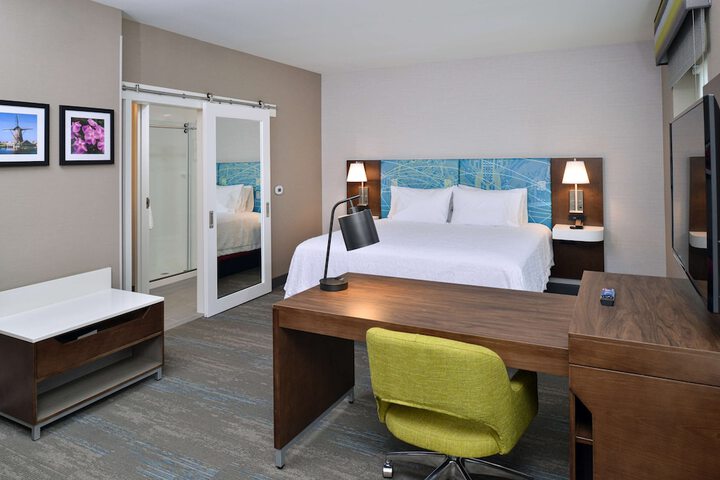 Room 40 of 69