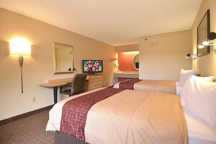 Room 10 of 18