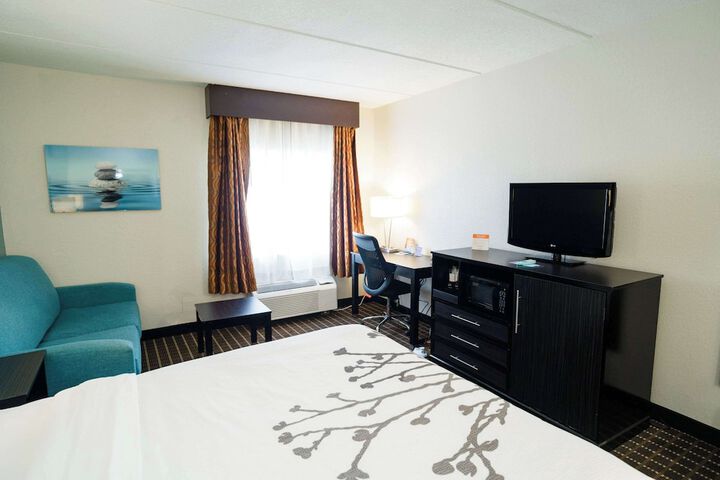 Room 68 of 142