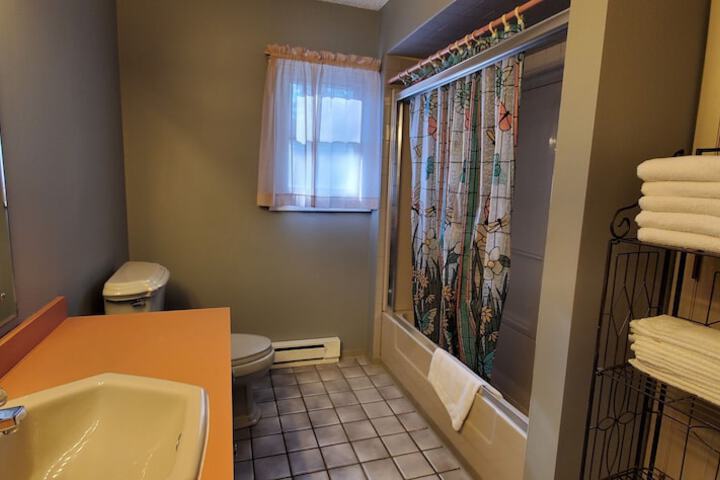 Room 46 of 118
