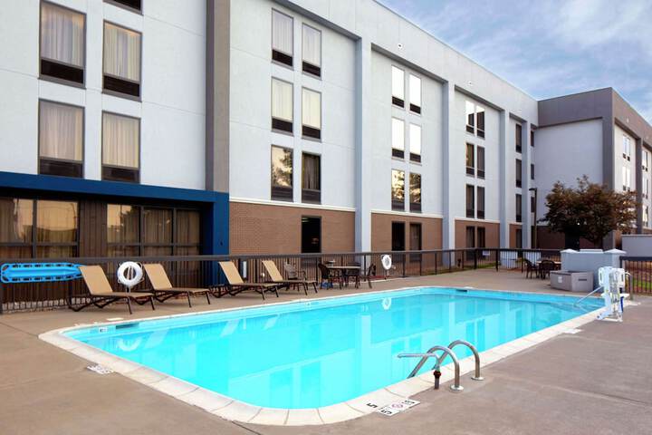 Pool 4 of 32