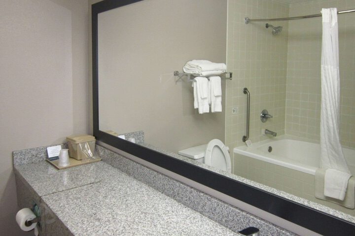 Quality Inn Nashville - Bloomington