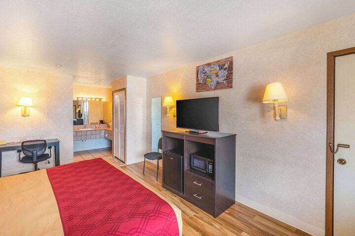Room 48 of 63