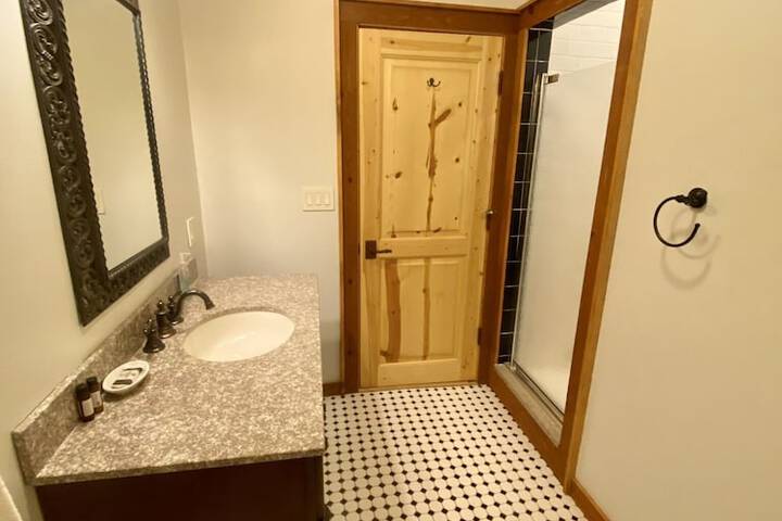 Room 122 of 241