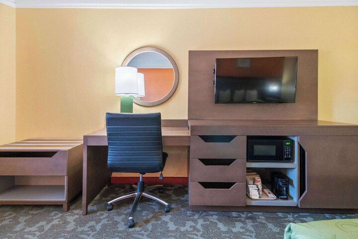 Room 18 of 57