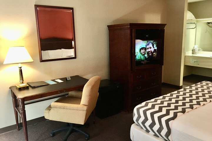 RIVER ROCK INN