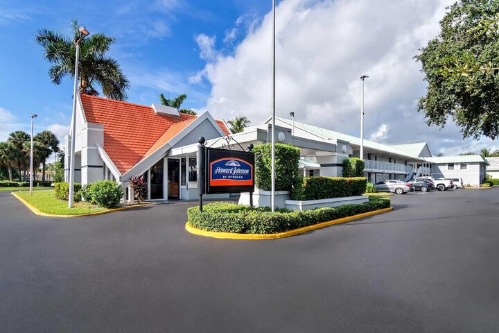 Howard Johnson by Wyndham Vero Beach / Downtown