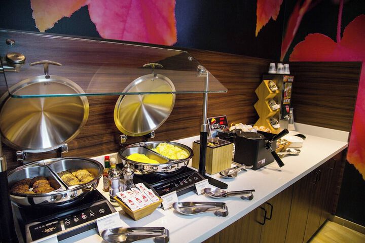 Breakfast/Coffee Service 22 of 25